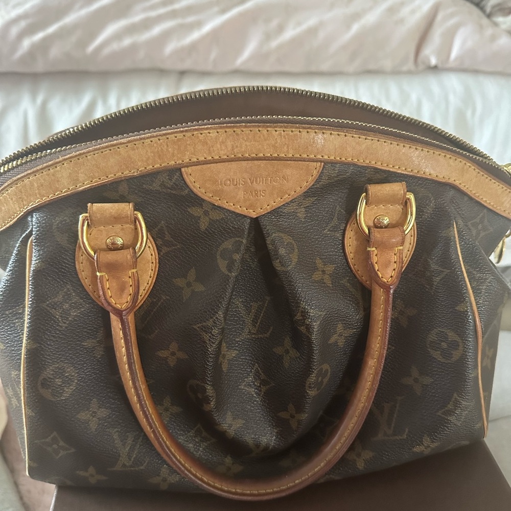 Louis Vuitton Tivoli Handbag ****authentic****